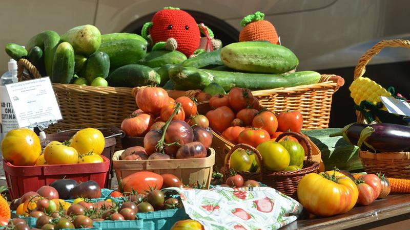 Farmer's market table